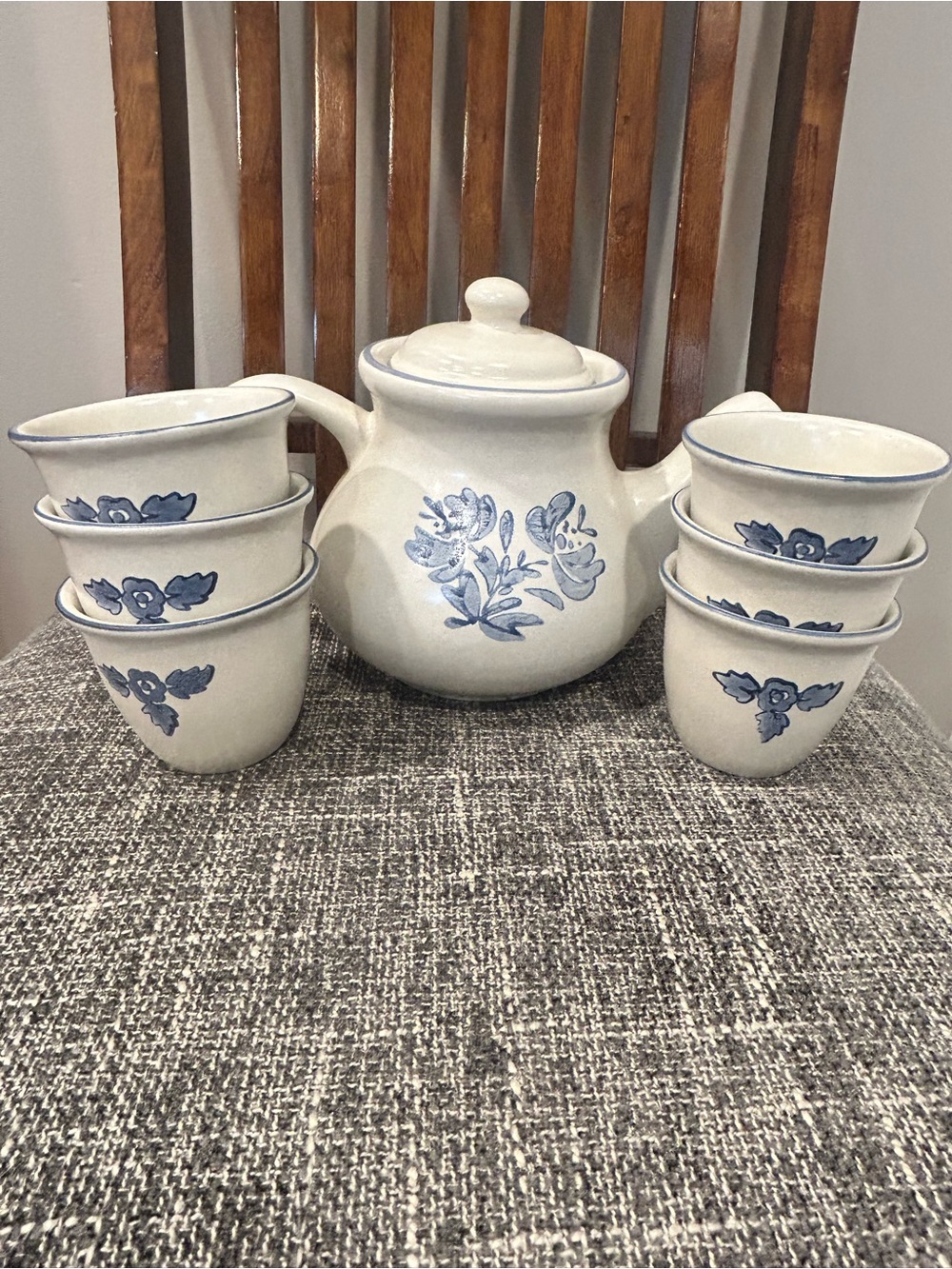 Pfaltzgraff Vintage Yorktowne Teapot and Cups